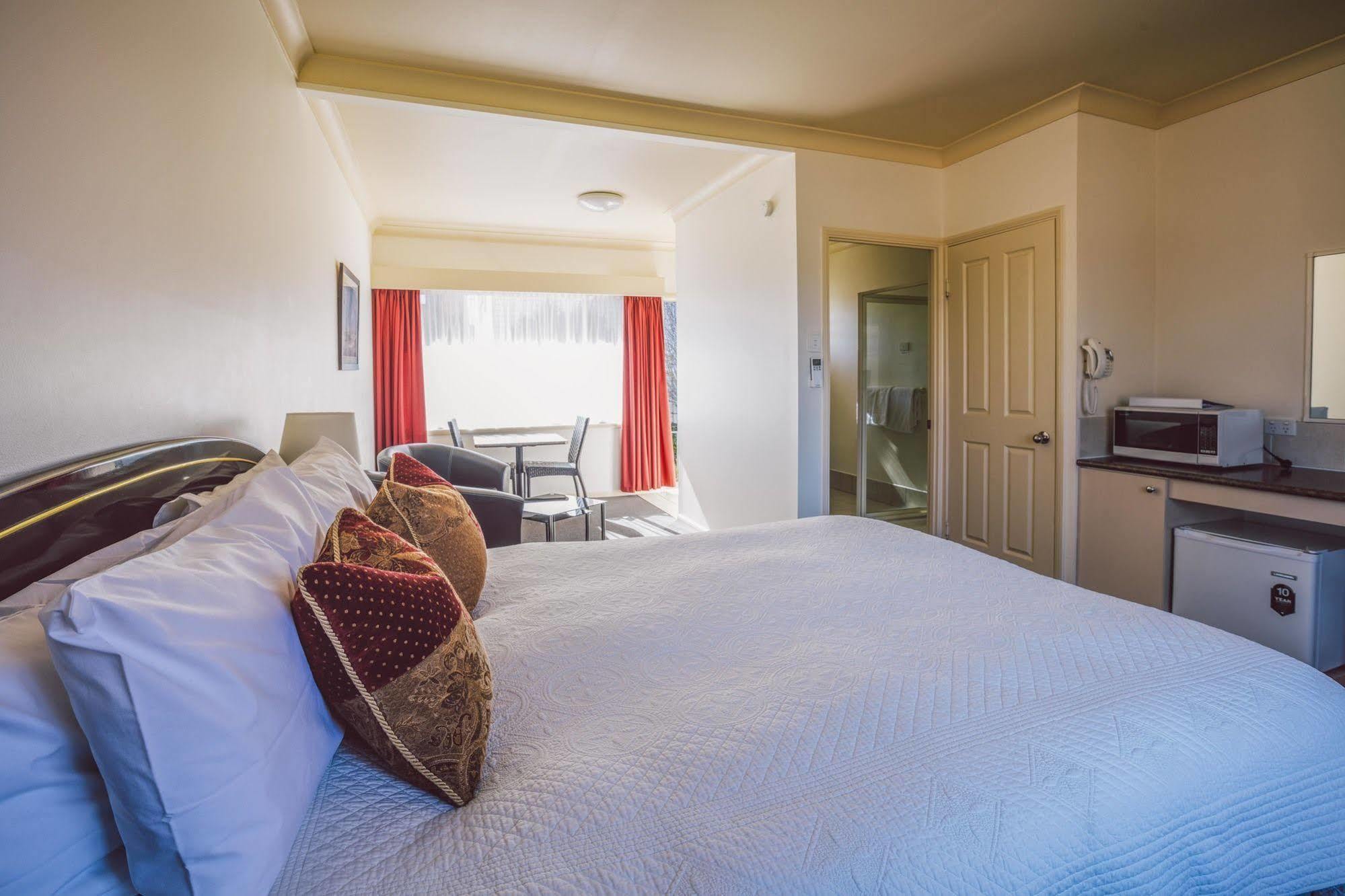 Boulevard Motel Станторп Экстерьер фото